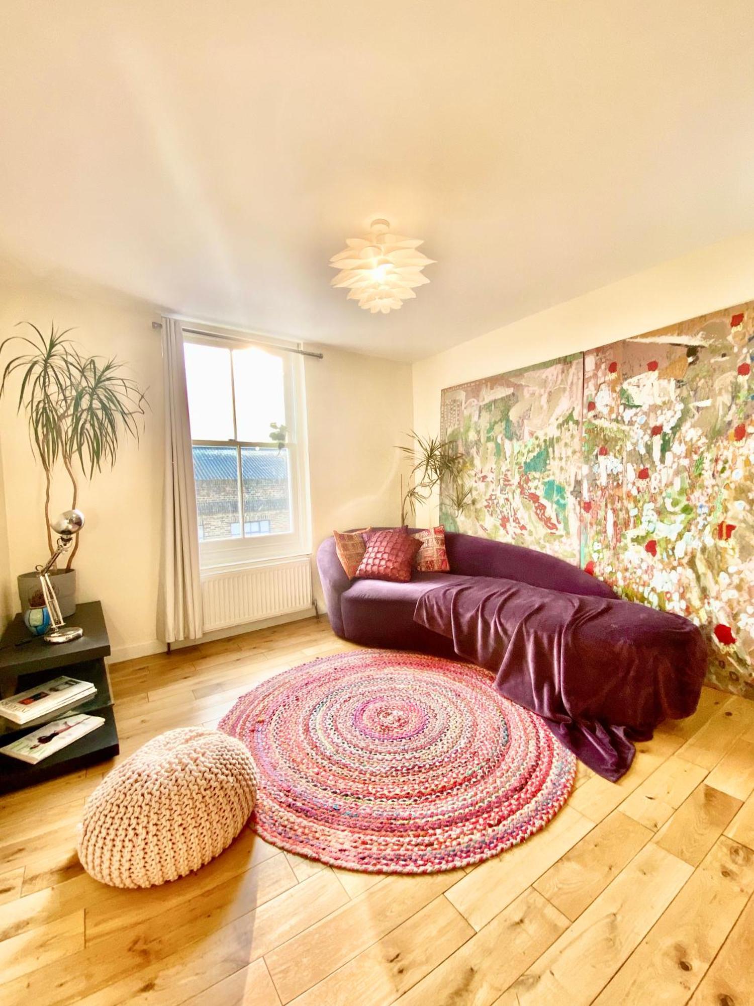 London'S Central East End 2 Bedroom City Apartments Apartment London